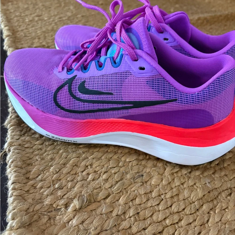 Nike Women's Zoom Fly 5 Purple Running Shoes - Picture 1 of 7